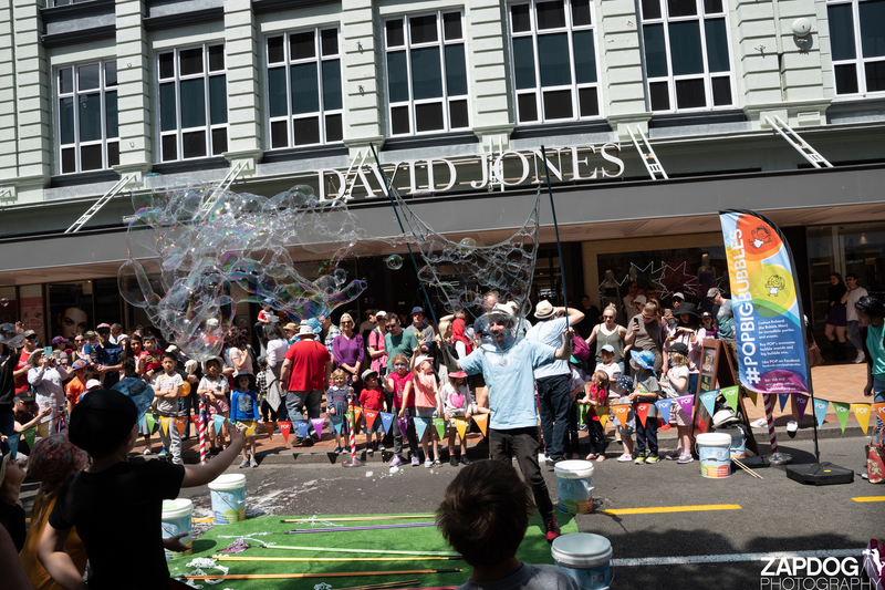 galleries/WellXmas2019/Bubbles/mid/mid_welly2019_2_-6273.jpg
