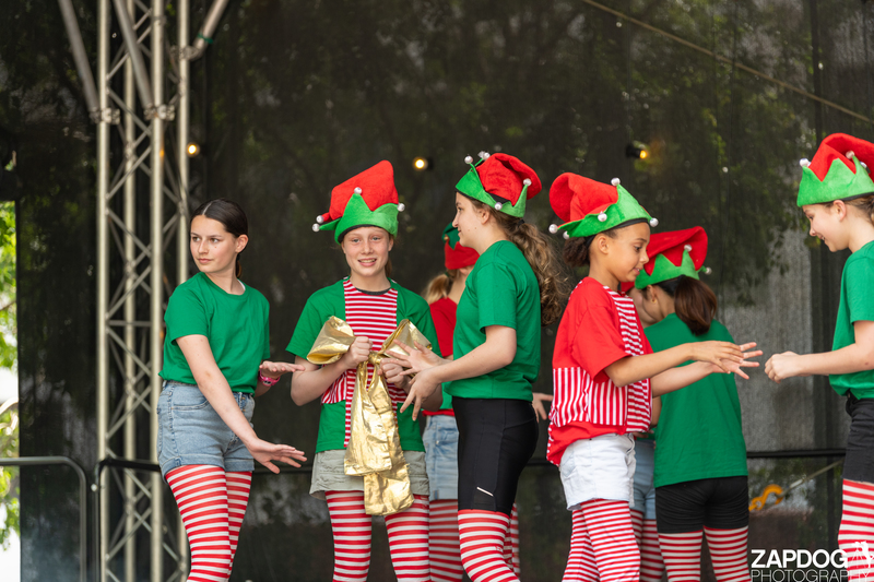 galleries/WellXmas2019/Dancers/mid/mid_welly2019_-3112.jpg