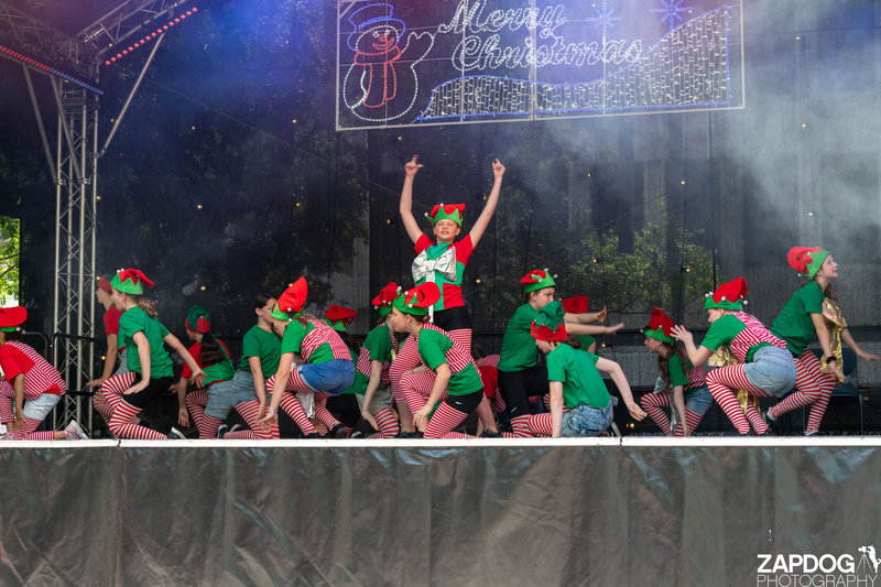 galleries/WellXmas2019/Dancers/mid/mid_welly2019_-3170.jpg