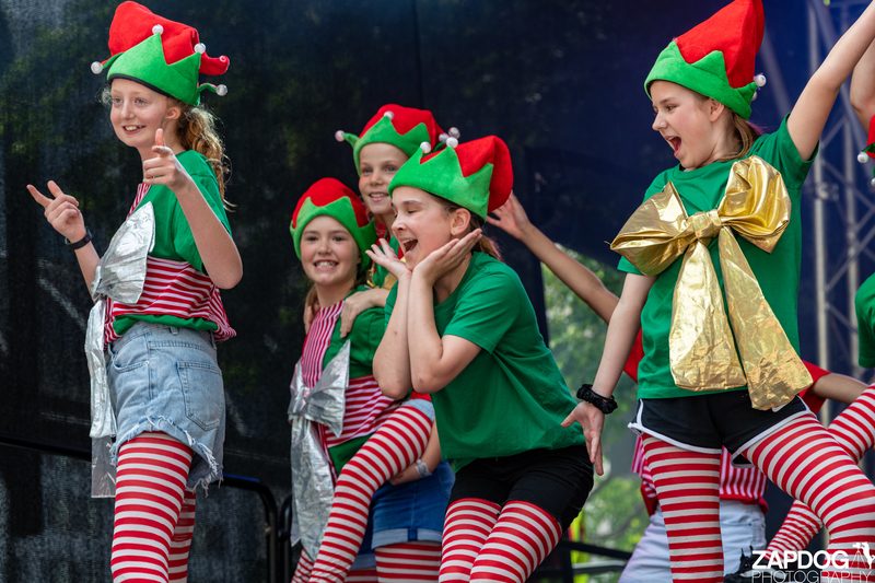 galleries/WellXmas2019/Dancers/mid/mid_welly2019_-3202.jpg