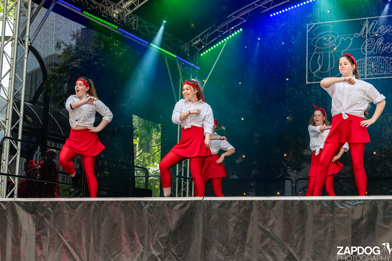 galleries/WellXmas2019/Dancers/mid/mid_welly2019_-3209.jpg