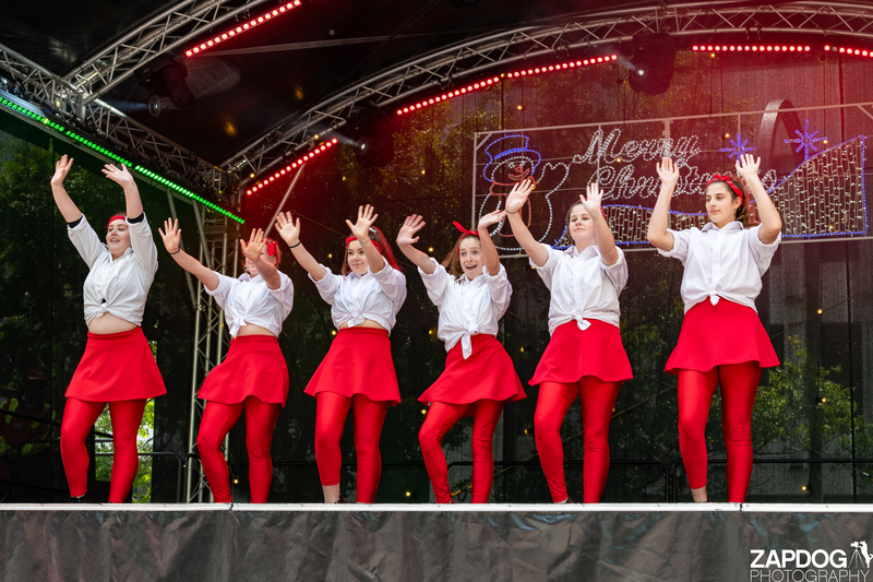 galleries/WellXmas2019/Dancers/mid/mid_welly2019_-3240.jpg