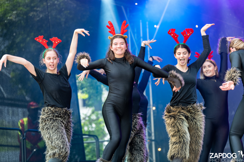 galleries/WellXmas2019/Dancers/mid/mid_welly2019_-3275.jpg