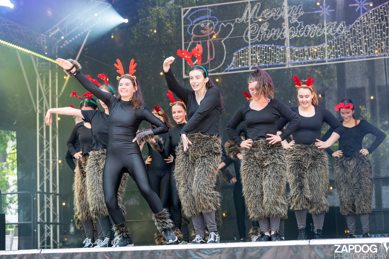 galleries/WellXmas2019/Dancers/mid/mid_welly2019_-3281.jpg