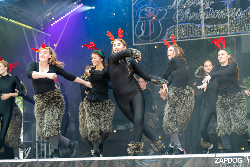 galleries/WellXmas2019/Dancers/mid/mid_welly2019_-3304.jpg