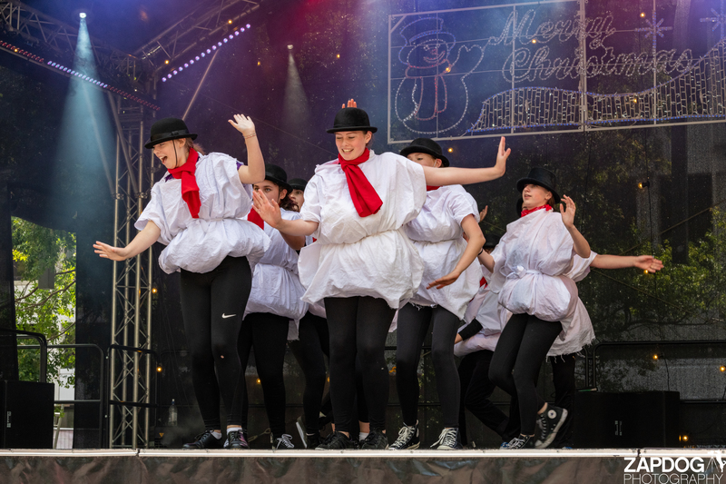 galleries/WellXmas2019/Dancers/mid/mid_welly2019_-3332.jpg