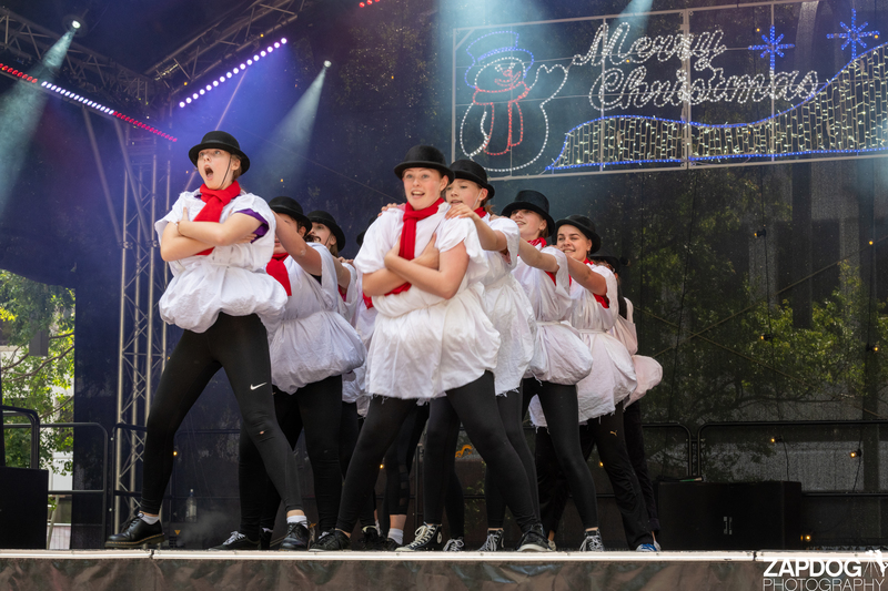 galleries/WellXmas2019/Dancers/mid/mid_welly2019_-3333.jpg