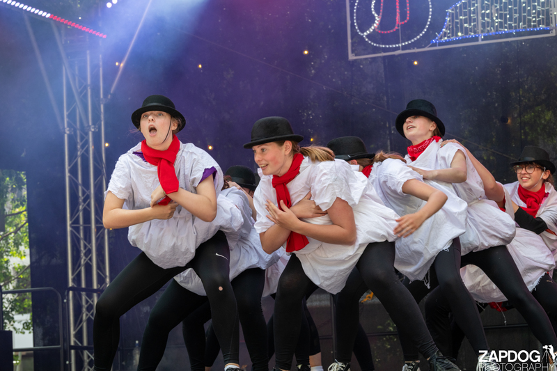 galleries/WellXmas2019/Dancers/mid/mid_welly2019_-3335.jpg