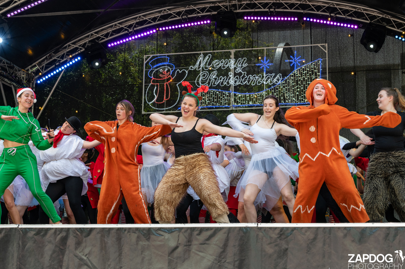 galleries/WellXmas2019/Dancers/mid/mid_welly2019_-3438.jpg