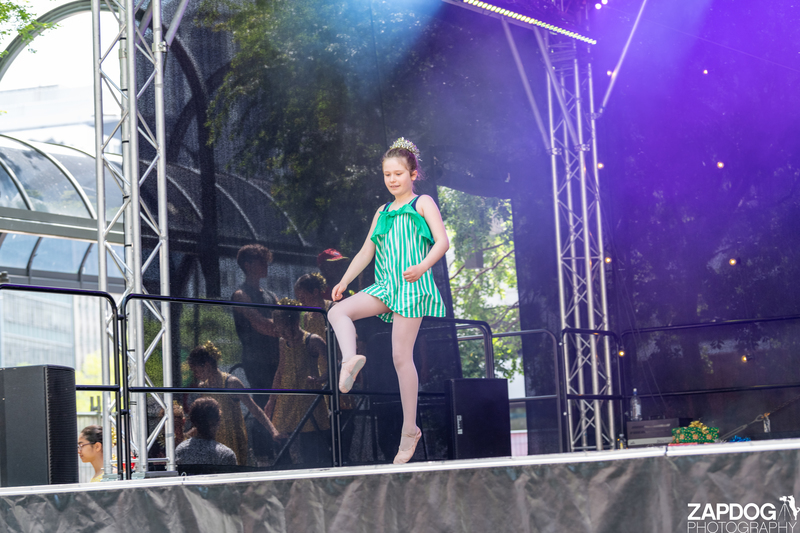 galleries/WellXmas2019/Dancers/mid/mid_welly2019_-3506.jpg