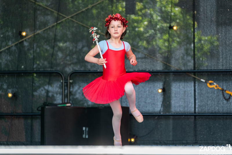 galleries/WellXmas2019/Dancers/mid/mid_welly2019_-3665.jpg