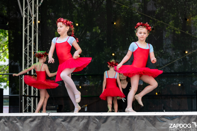 galleries/WellXmas2019/Dancers/mid/mid_welly2019_-3692.jpg