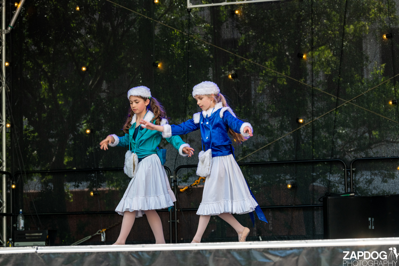 galleries/WellXmas2019/Dancers/mid/mid_welly2019_-3737.jpg