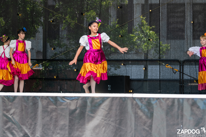 galleries/WellXmas2019/Dancers/mid/mid_welly2019_-3885.jpg