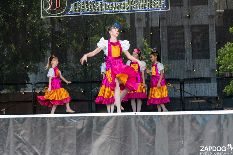 galleries/WellXmas2019/Dancers/mid/mid_welly2019_-3901.jpg