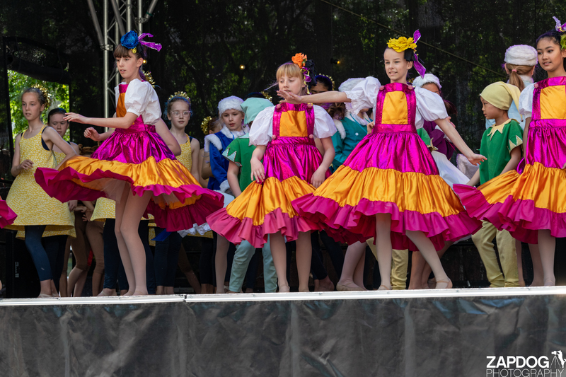 galleries/WellXmas2019/Dancers/mid/mid_welly2019_-3959.jpg