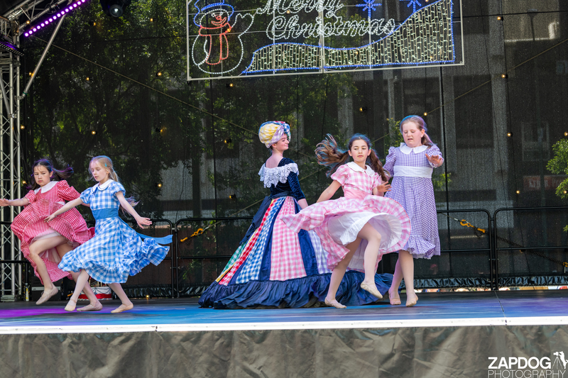 galleries/WellXmas2019/Dancers/mid/mid_welly2019_-4147.jpg
