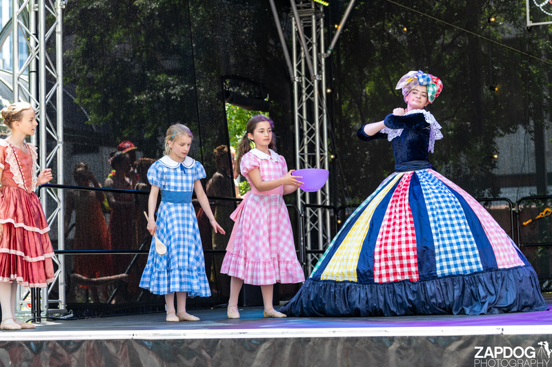galleries/WellXmas2019/Dancers/mid/mid_welly2019_-4179.jpg
