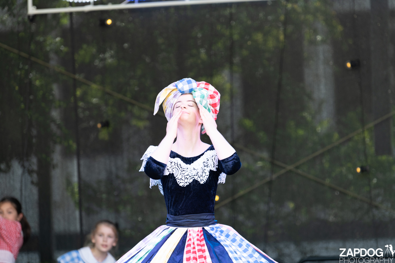 galleries/WellXmas2019/Dancers/mid/mid_welly2019_-4190.jpg