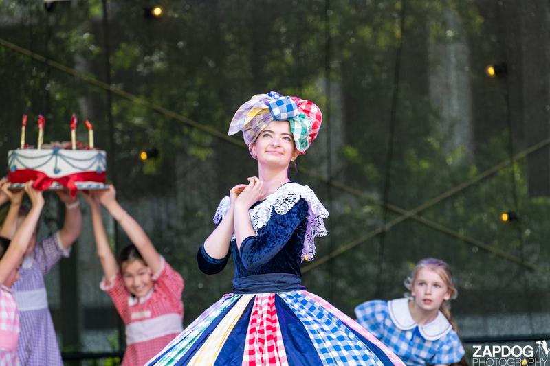 galleries/WellXmas2019/Dancers/mid/mid_welly2019_-4195.jpg