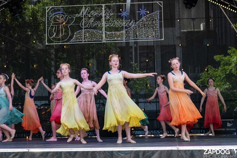 galleries/WellXmas2019/Dancers/mid/mid_welly2019_-4263.jpg