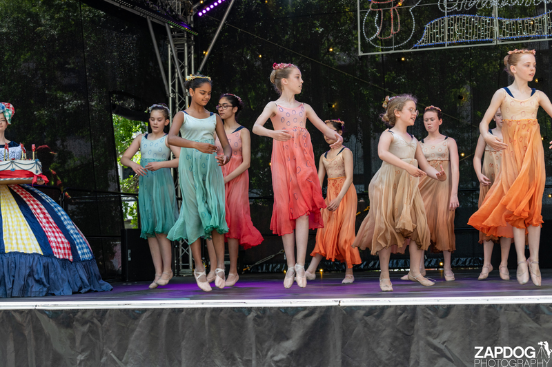 galleries/WellXmas2019/Dancers/mid/mid_welly2019_-4276.jpg