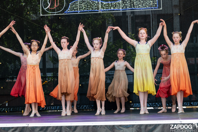 galleries/WellXmas2019/Dancers/mid/mid_welly2019_-4280.jpg
