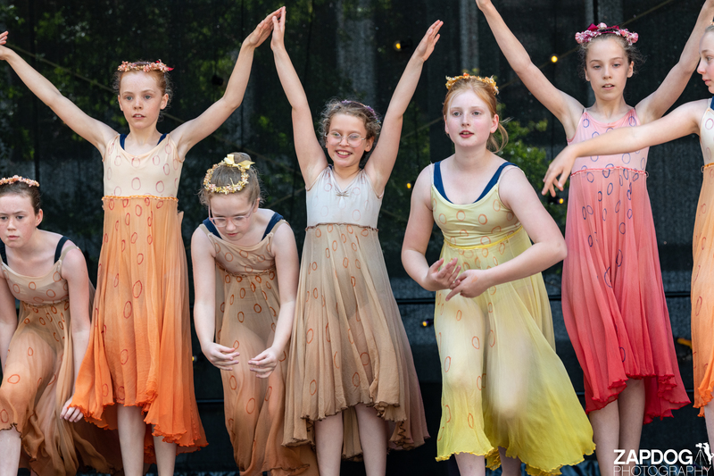 galleries/WellXmas2019/Dancers/mid/mid_welly2019_-4285.jpg