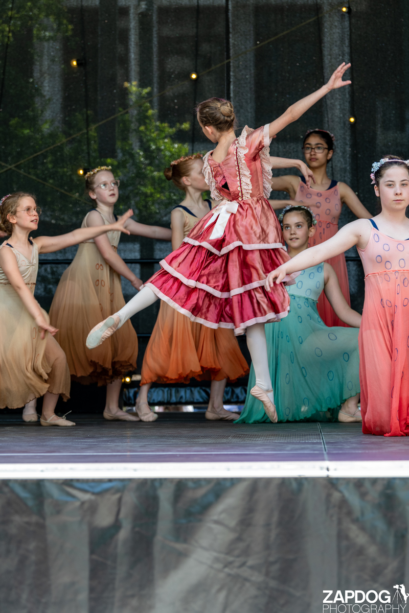 galleries/WellXmas2019/Dancers/mid/mid_welly2019_-4299.jpg