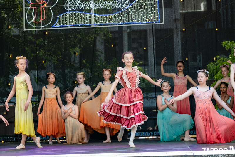 galleries/WellXmas2019/Dancers/mid/mid_welly2019_-4305.jpg