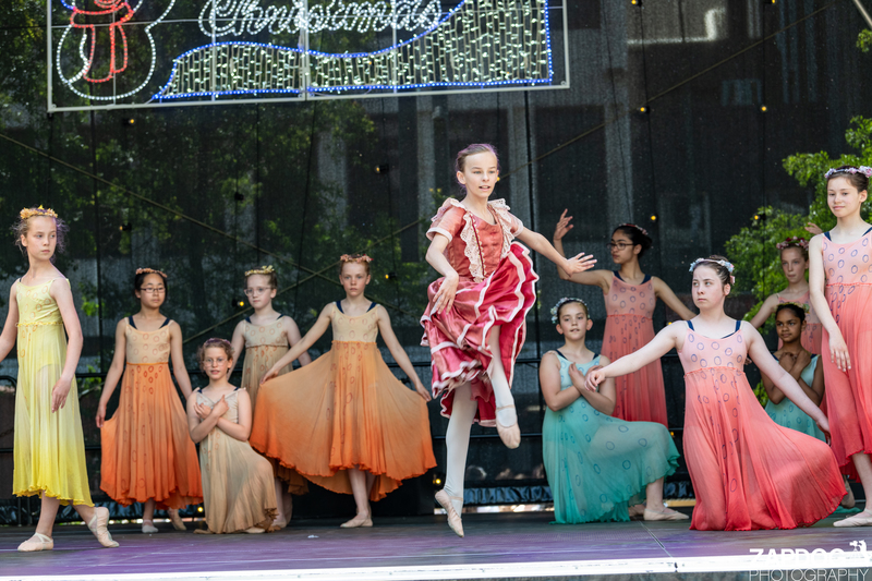 galleries/WellXmas2019/Dancers/mid/mid_welly2019_-4307.jpg