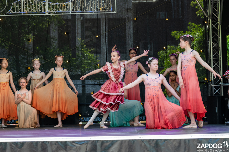 galleries/WellXmas2019/Dancers/mid/mid_welly2019_-4313.jpg