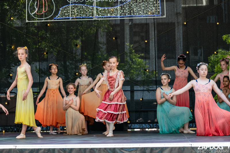 galleries/WellXmas2019/Dancers/mid/mid_welly2019_-4315.jpg