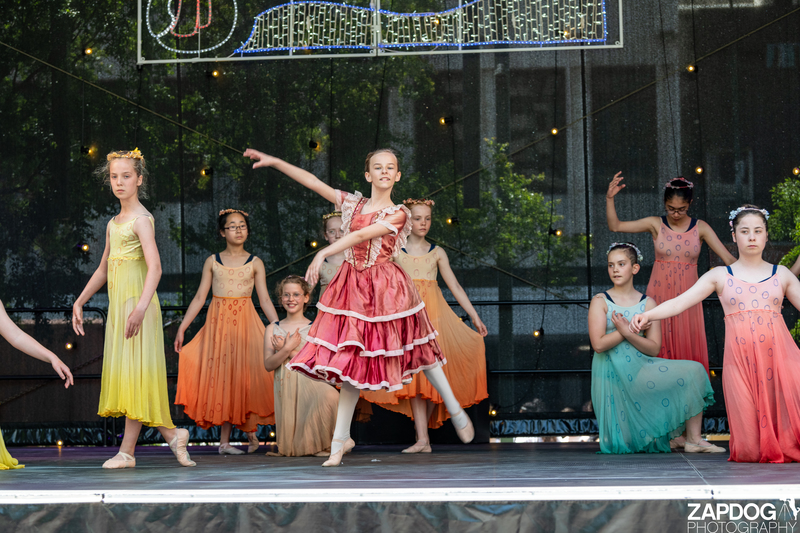 galleries/WellXmas2019/Dancers/mid/mid_welly2019_-4317.jpg