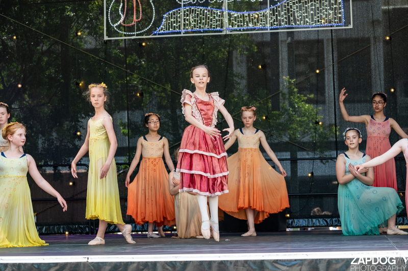 galleries/WellXmas2019/Dancers/mid/mid_welly2019_-4329.jpg
