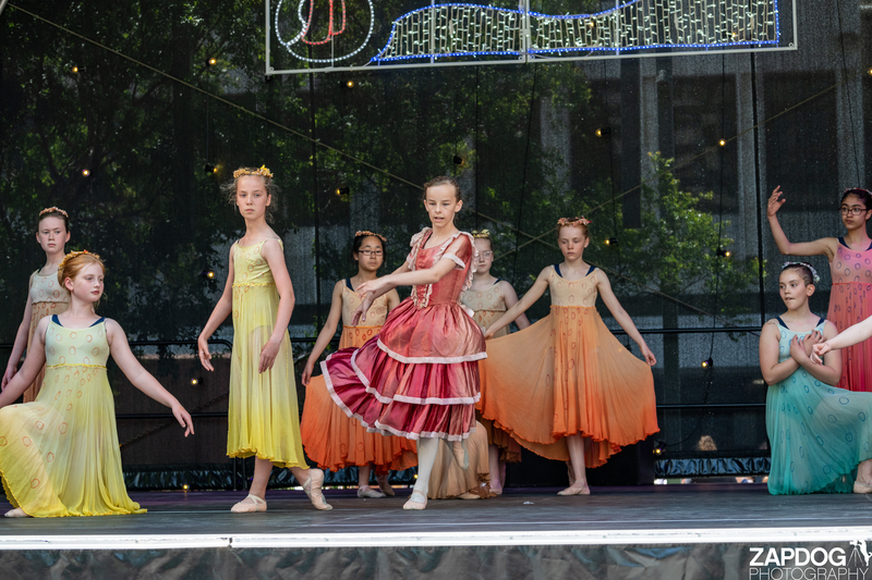 galleries/WellXmas2019/Dancers/mid/mid_welly2019_-4340.jpg