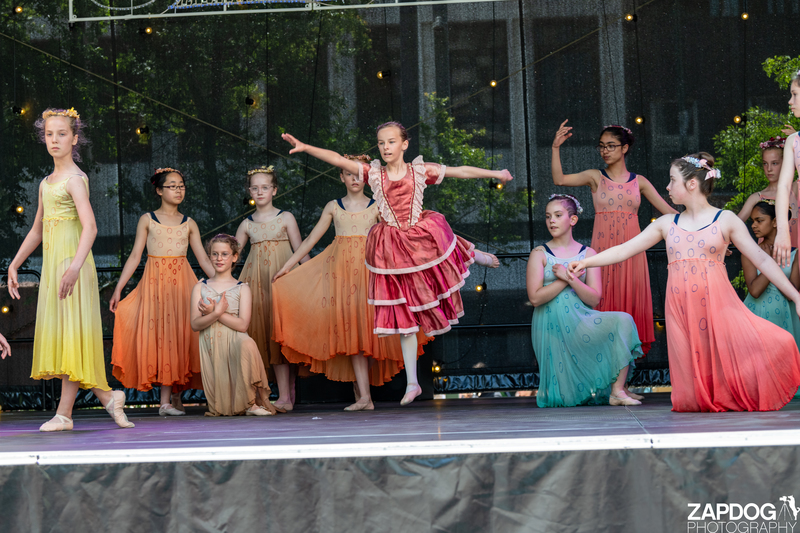 galleries/WellXmas2019/Dancers/mid/mid_welly2019_-4357.jpg