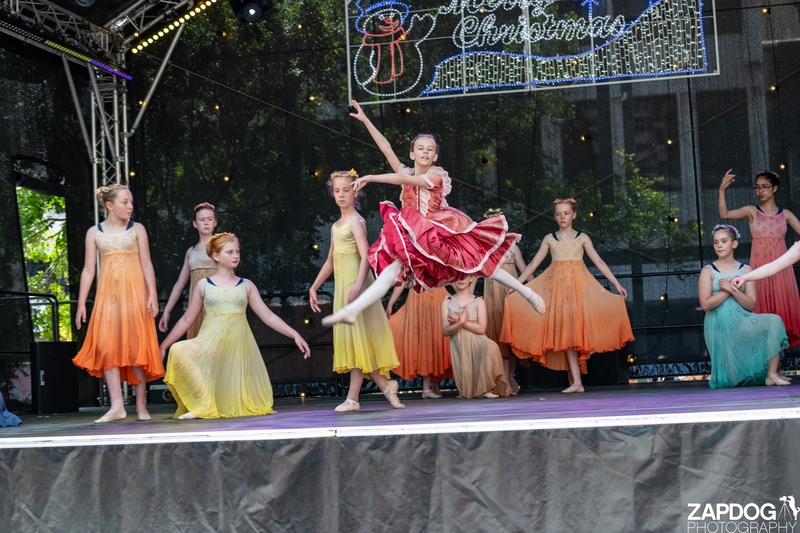 galleries/WellXmas2019/Dancers/mid/mid_welly2019_-4360.jpg