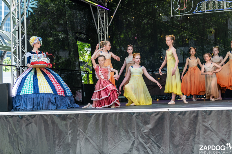 galleries/WellXmas2019/Dancers/mid/mid_welly2019_-4365.jpg