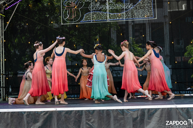 galleries/WellXmas2019/Dancers/mid/mid_welly2019_-4399.jpg
