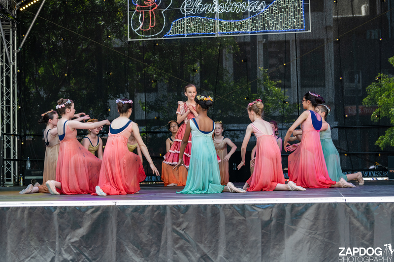 galleries/WellXmas2019/Dancers/mid/mid_welly2019_-4402.jpg