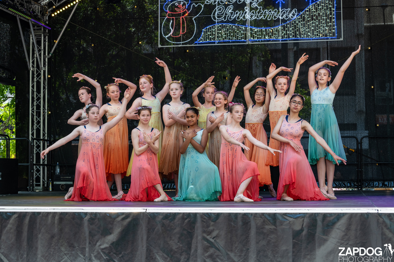galleries/WellXmas2019/Dancers/mid/mid_welly2019_-4426.jpg