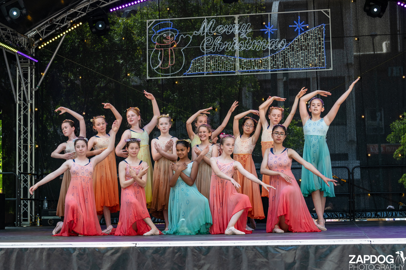galleries/WellXmas2019/Dancers/mid/mid_welly2019_-4429.jpg