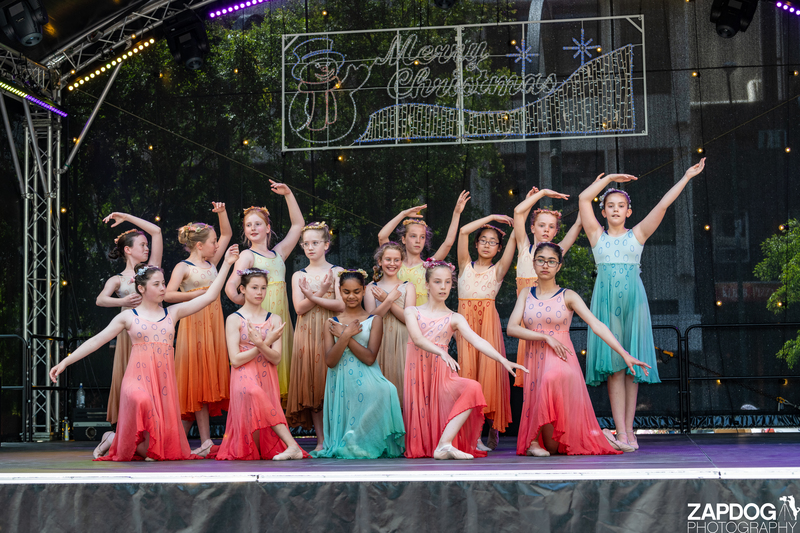 galleries/WellXmas2019/Dancers/mid/mid_welly2019_-4436.jpg