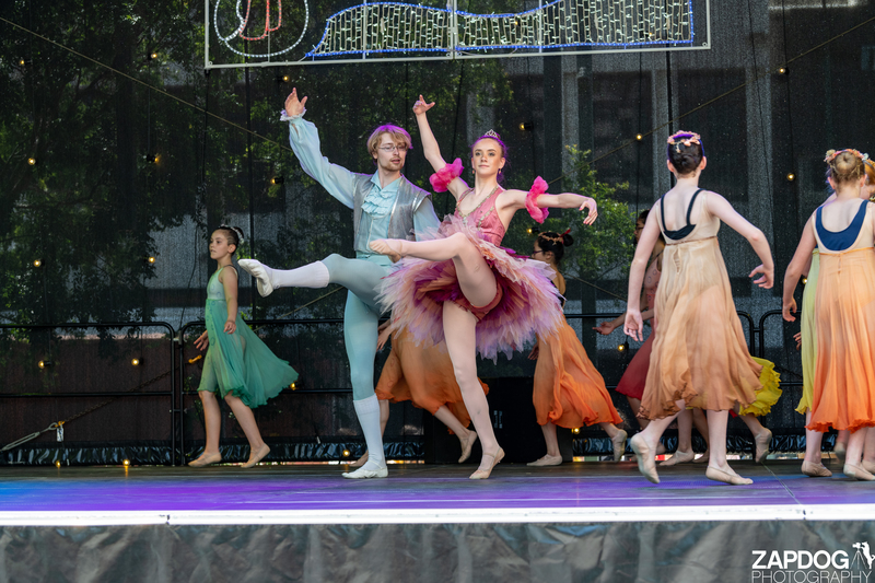 galleries/WellXmas2019/Dancers/mid/mid_welly2019_-4440.jpg