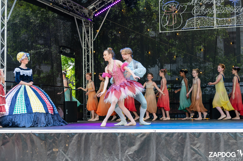 galleries/WellXmas2019/Dancers/mid/mid_welly2019_-4448.jpg