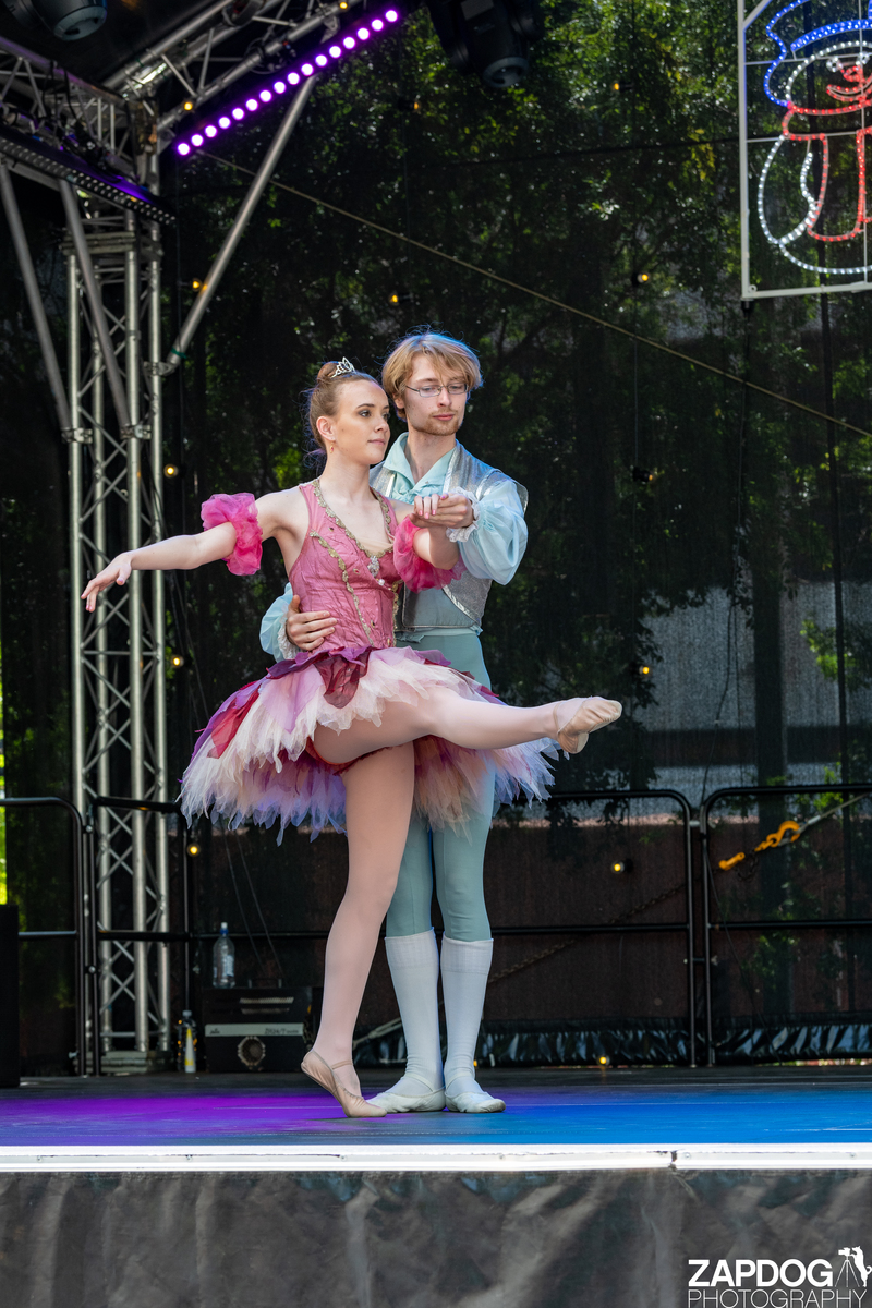 galleries/WellXmas2019/Dancers/mid/mid_welly2019_-4456.jpg
