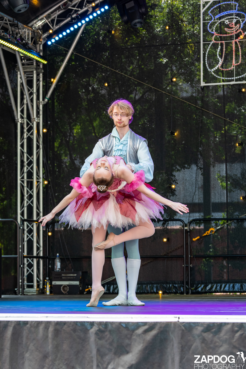 galleries/WellXmas2019/Dancers/mid/mid_welly2019_-4462.jpg