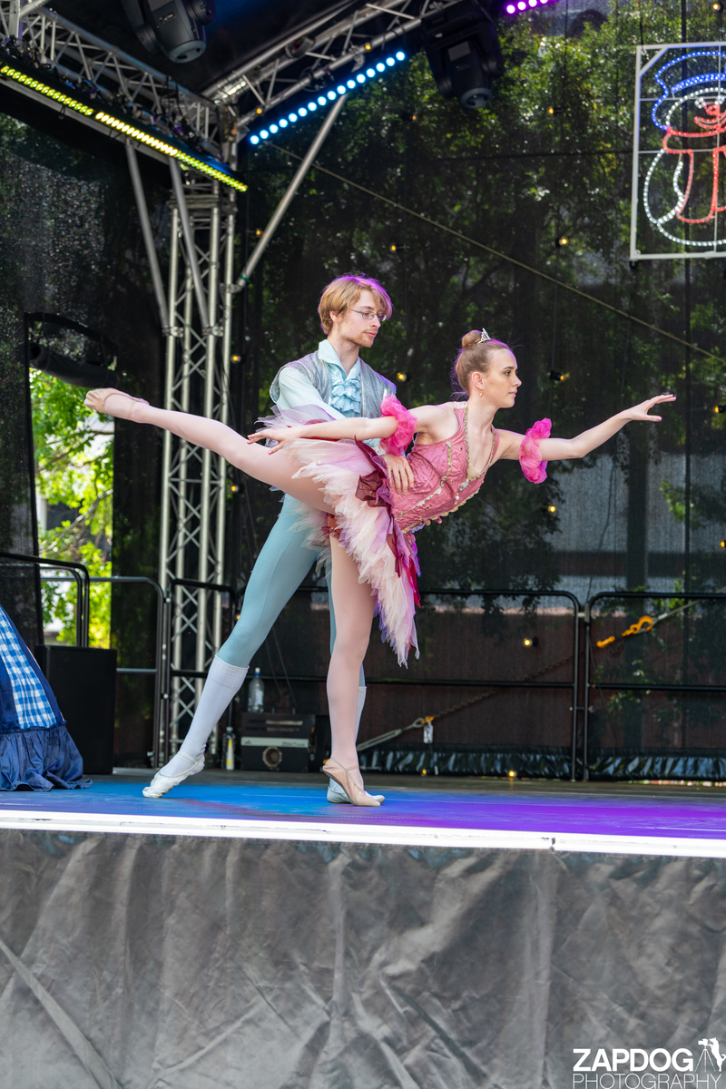 galleries/WellXmas2019/Dancers/mid/mid_welly2019_-4465.jpg