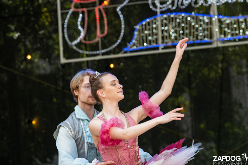 galleries/WellXmas2019/Dancers/mid/mid_welly2019_-4486.jpg